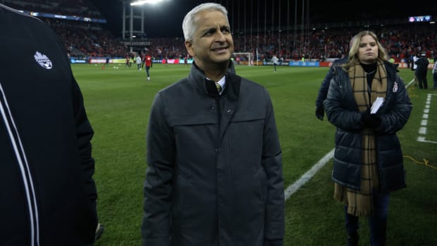 sunil-gulati-us-soccer-trump.jpg
